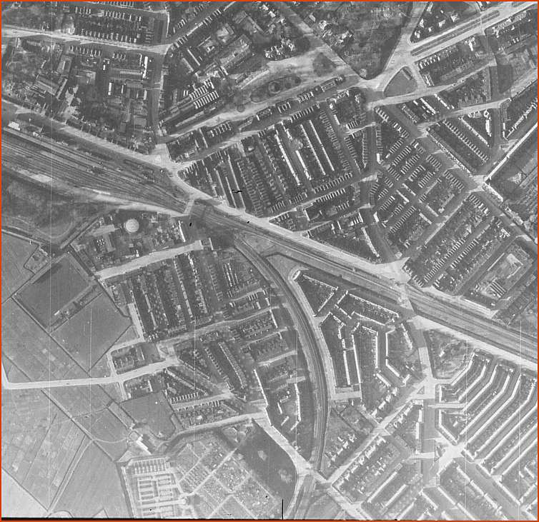Dubbeldamseweg, luchtfoto RAF, 21 maart 1945.