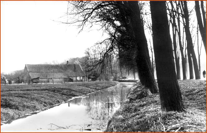 Dubbeldamseweg Zuid, richting Dordwijk, mogelijk buitenplaats Rusthout, ca. 1935.
