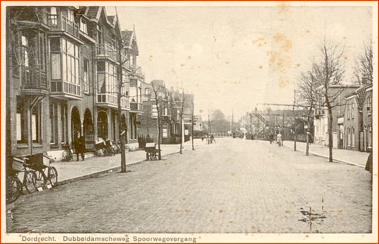 Dubbeldamseweg Zuid, bij 1ste overweg, vr 1931.